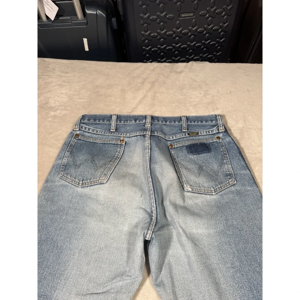 Vintage Wrangler 13mwz Jeans Size 32x34 Faded Distressed MADE IN USA